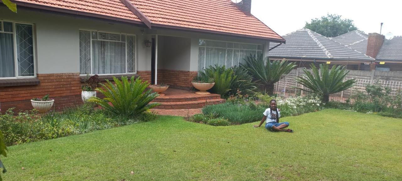 Revive Haven Guesthouse Roodepoort Exterior photo