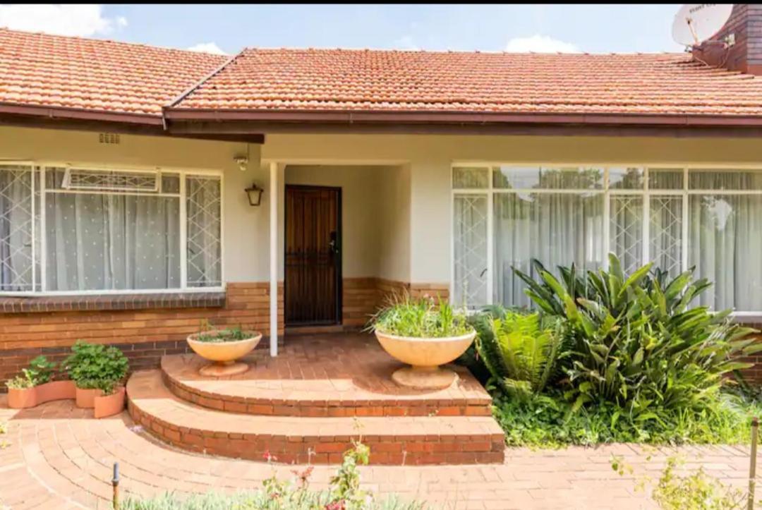 Revive Haven Guesthouse Roodepoort Exterior photo